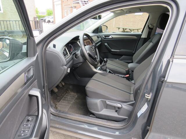 Volkswagen T-Roc 1.0 TSI 110Pk Style * Rijklaarprijs incl. garantie * Navigatie * Carplay Android * Parkeersensoren V+A