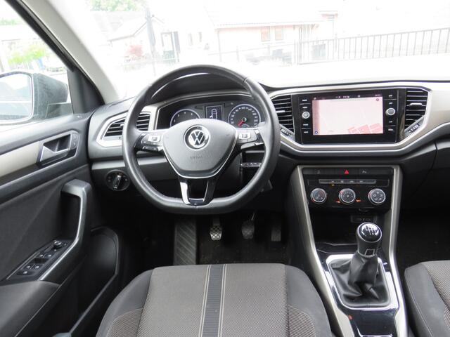Volkswagen T-Roc 1.0 TSI 110Pk Style * Rijklaarprijs incl. garantie * Navigatie * Carplay Android * Parkeersensoren V+A