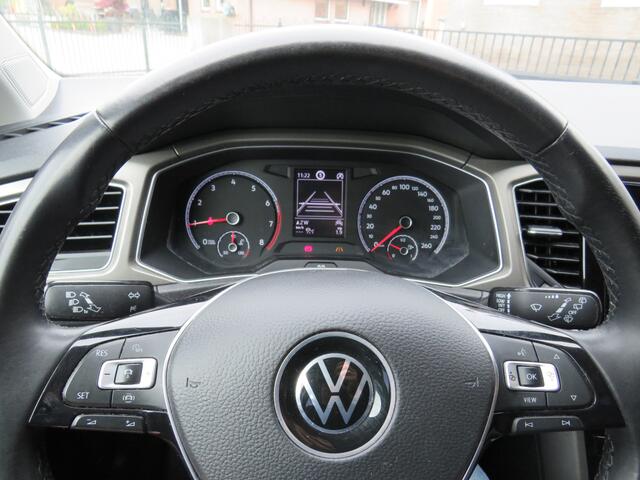Volkswagen T-Roc 1.0 TSI 110Pk Style * Rijklaarprijs incl. garantie * Navigatie * Carplay Android * Parkeersensoren V+A