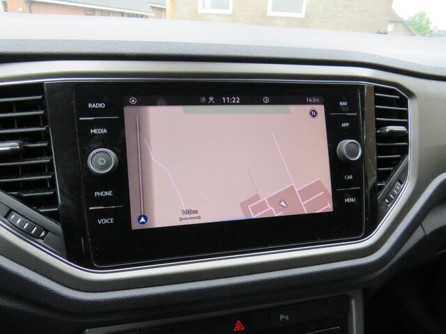 Volkswagen T-Roc 1.0 TSI 110Pk Style * Rijklaarprijs incl. garantie * Navigatie * Carplay Android * Parkeersensoren V+A