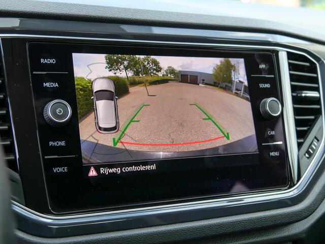 Volkswagen T-Roc 1.5 TSI 150PK Automaat Sport | TREKHAAK | CAMERA | CARPLAY | * HEMELVAARTSDAG GEOPEND VAN 09:00 - 16:00 *
