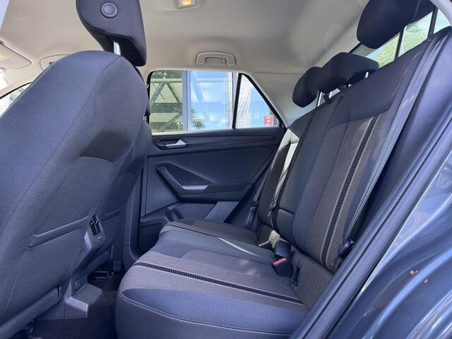 Volkswagen T-Roc 1.5 TSI Life Business Adapt Cruise | Camera | Stuur-Stoelverwarming