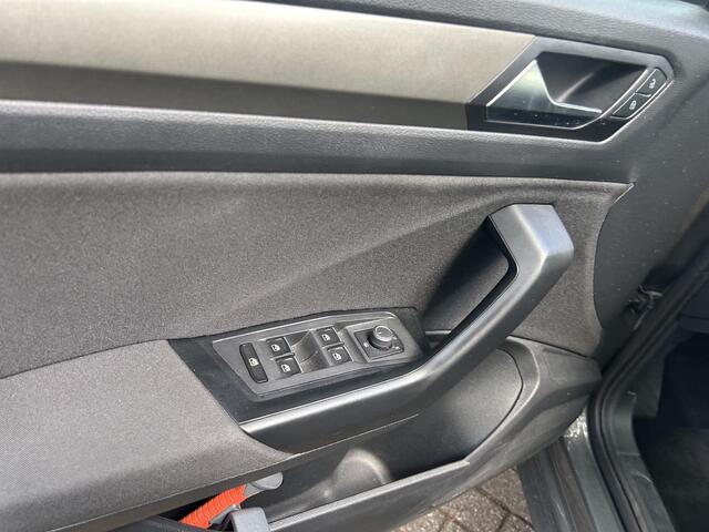 Volkswagen T-Roc 1.0 TSI Style | Carplay | adaptive cruise |