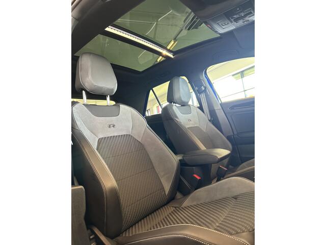 Volkswagen T-Roc 2.0 TSI 4Motion R | Panoramadak | Keyless | Beats | Dealer onderhouden | Adaptieve cruise control | Dodehoeksdetectie | Lane assist | Digital dashboard | Afneembare trekhaak | Achteruitrijcamera | Climate control | Navigatie | Stoelverwarming