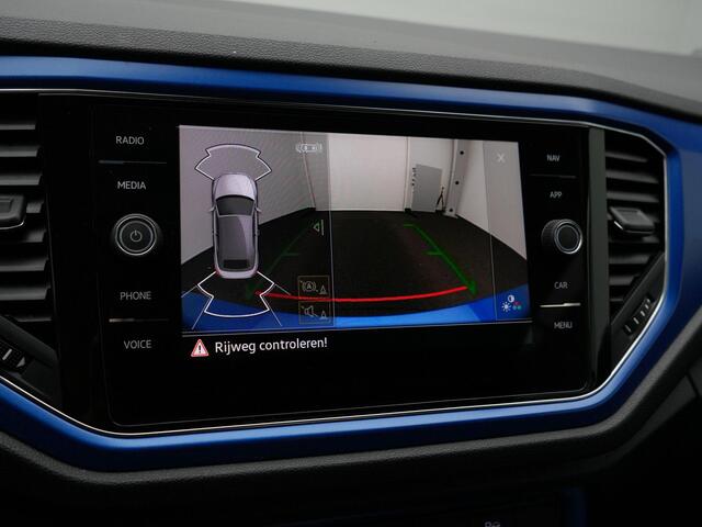 Volkswagen T-Roc Cabrio R-Line 1.5 TSI 150 pk DSG | Adaptief onderstel | Achteruitrijcamera | Navigatie | Stoelverwarming | Adaptive Cruise Control | 19 inch
