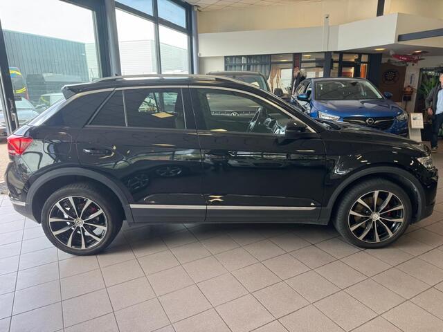 Volkswagen T-Roc 1.5 TSI Sport AUTOMAAT CRUISE CLIMATE CARPLAY APK 5-27 BJ 2019 !