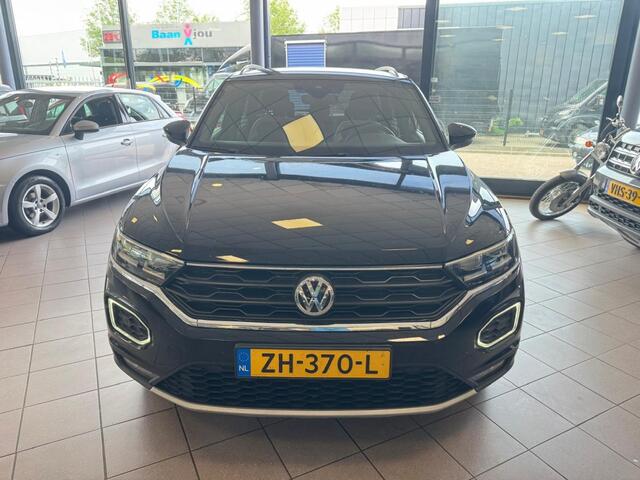 Volkswagen T-Roc 1.5 TSI Sport AUTOMAAT CRUISE CLIMATE CARPLAY APK 5-27 BJ 2019 !