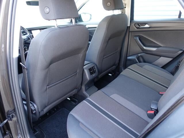 Volkswagen T-Roc 1.0 TSi Style I NL-Auto I Airco I Cruise I Android/Apple I Trekhaak I