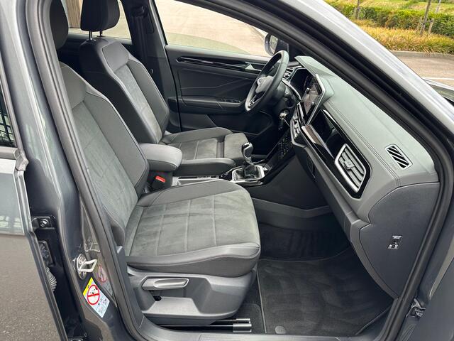 Volkswagen T-Roc 1.5 TSI 150pk R-Line | Navi | Camera | Ergo stoel | Alcantara | Fabrieksgarantie 3-2029