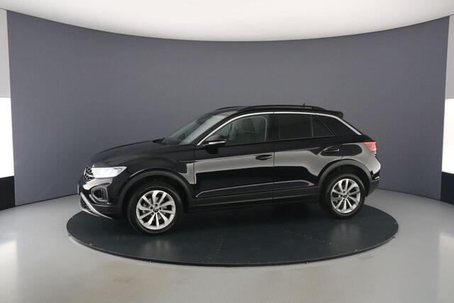 Volkswagen T-Roc Life Edition 1.0 TSI 115pk Adaptive cruise control, Achteruitrijcamera, Stoelverwarming, LED koplampen, Airco, DAB, Radio, Parkeersensoren, App connect, Bluetooth