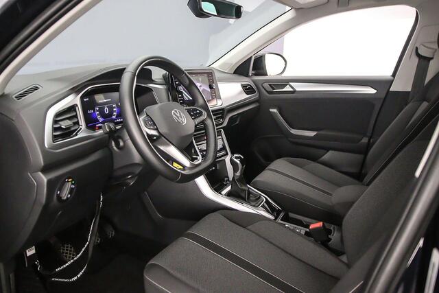 Volkswagen T-Roc Life Edition 1.0 TSI 115pk Adaptive cruise control, Achteruitrijcamera, Stoelverwarming, LED koplampen, Airco, DAB, Radio, Parkeersensoren, App connect, Bluetooth
