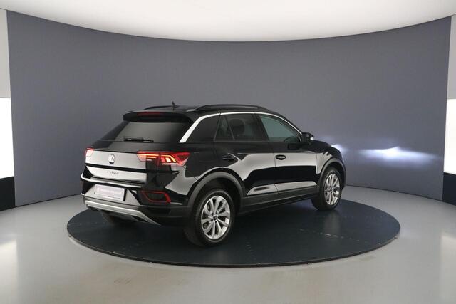 Volkswagen T-Roc Life Edition 1.0 TSI 115pk Adaptive cruise control, Achteruitrijcamera, Stoelverwarming, LED koplampen, Airco, DAB, Radio, Parkeersensoren, App connect, Bluetooth