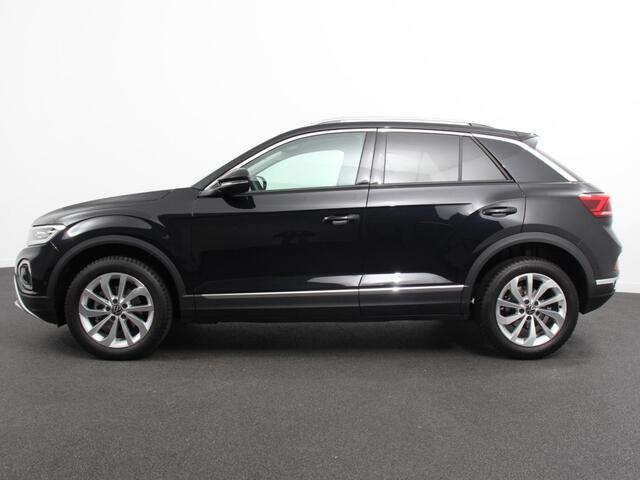 Volkswagen T-Roc 1.5 TSI 150pk DSG Style Navigatie Apple Carplay/Android Auto Camera Parkeersensoren Adaptive Cruise Control Stoelverwarming Virtual Cockpit Getinte ramen Climate Control