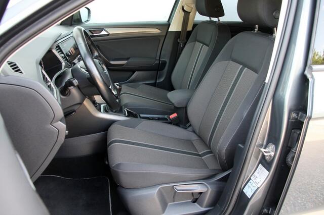 Volkswagen T-Roc 1.0 TSI Style - 110 pk **Led / Active info / Navi / PDC