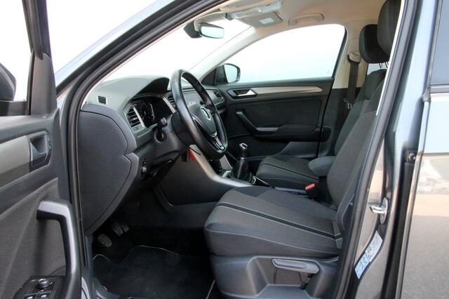 Volkswagen T-Roc 1.0 TSI Style - 110 pk **Led / Active info / Navi / PDC