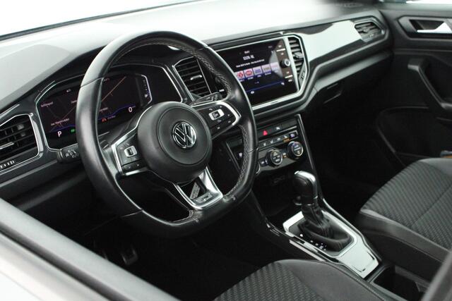 Volkswagen T-Roc 1.5 TSI 150pk DSG 2x R-Line Camera Stoelverwarming Led Virtual Cockpit Panoramadak Navigatie