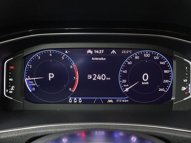 Volkswagen T-Roc 1.5 TSI Sport | 150 PK | Automaat | Multifunctioneel stuurwiel | Adaptive Cruisecontrol | Stoelverwarming |