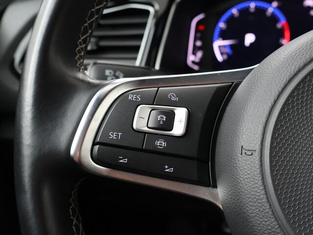 Volkswagen T-Roc 1.5 TSI Sport | 150 PK | Automaat | Multifunctioneel stuurwiel | Adaptive Cruisecontrol | Stoelverwarming |