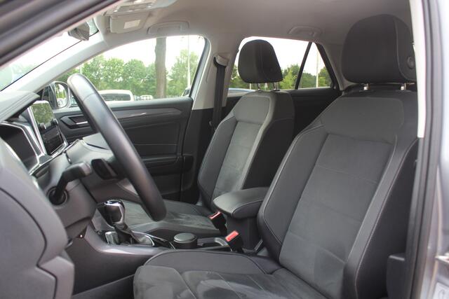 Volkswagen T-Roc 1.5 TSI Life Edition / Trekhaak / Navigatie / Parkeerhulp V+A / 17'' / Virtual Cockpit / LED Koplampen / DAB / Stoelverwarming / ACC