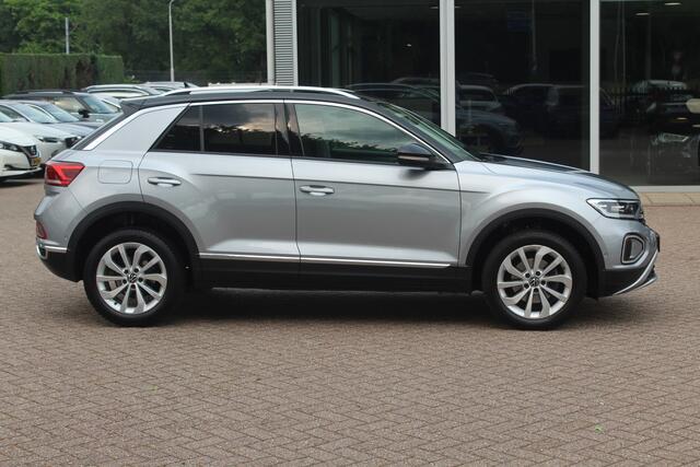 Volkswagen T-Roc 1.5 TSI Life Edition / Trekhaak / Navigatie / Parkeerhulp V+A / 17'' / Virtual Cockpit / LED Koplampen / DAB / Stoelverwarming / ACC