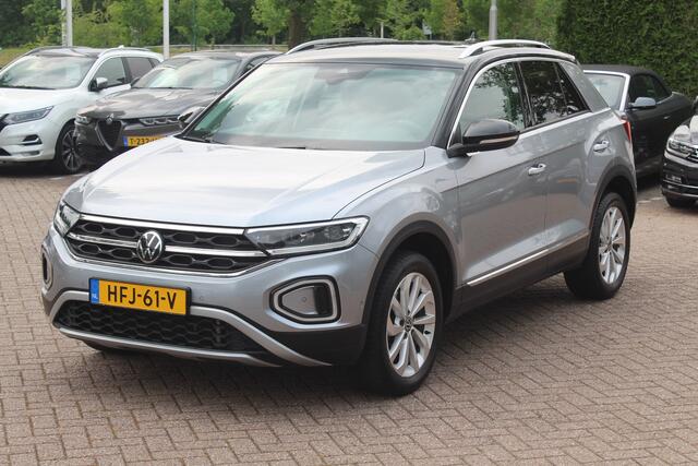 Volkswagen T-Roc 1.5 TSI Life Edition / Trekhaak / Navigatie / Parkeerhulp V+A / 17'' / Virtual Cockpit / LED Koplampen / DAB / Stoelverwarming / ACC