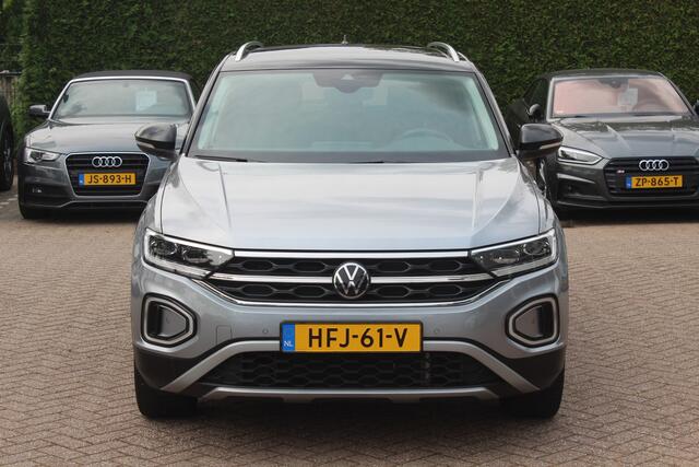 Volkswagen T-Roc 1.5 TSI Life Edition / Trekhaak / Navigatie / Parkeerhulp V+A / 17'' / Virtual Cockpit / LED Koplampen / DAB / Stoelverwarming / ACC