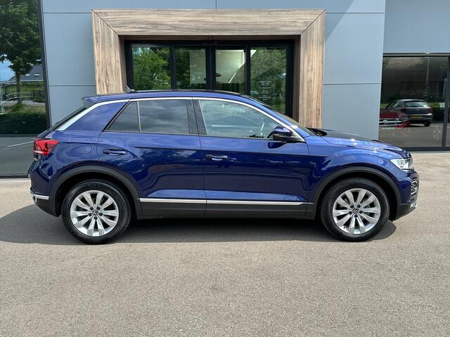 Volkswagen T-Roc 1.5 TSI 150pk Sport | Trekhaak | Carplay | Led | Dode hoek | Elek. Achterklep | Rijklaar incl. 1 jaar Bovag garantie