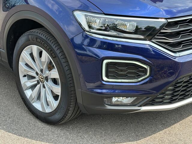 Volkswagen T-Roc 1.5 TSI 150pk Sport | Trekhaak | Carplay | Led | Dode hoek | Elek. Achterklep | Rijklaar incl. 1 jaar Bovag garantie