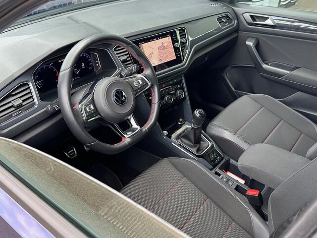 Volkswagen T-Roc 1.5 TSI 150pk Sport | Trekhaak | Carplay | Led | Dode hoek | Elek. Achterklep | Rijklaar incl. 1 jaar Bovag garantie