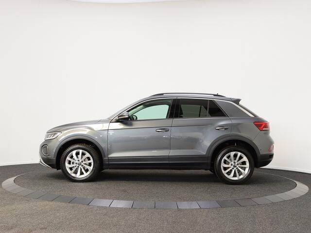 Volkswagen T-Roc 1.5 TSI Life Bns | Private Lease 639,- p.m. | Navigatie | Camera