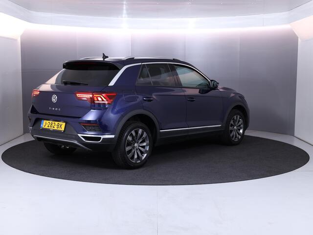 Volkswagen T-Roc 1.5 TSI Sport 150 pk Automaat (DSG) | Navigatie | Parkeersensoren | Achteruitrijcamera | Adaptieve cruise control | LED koplampen |