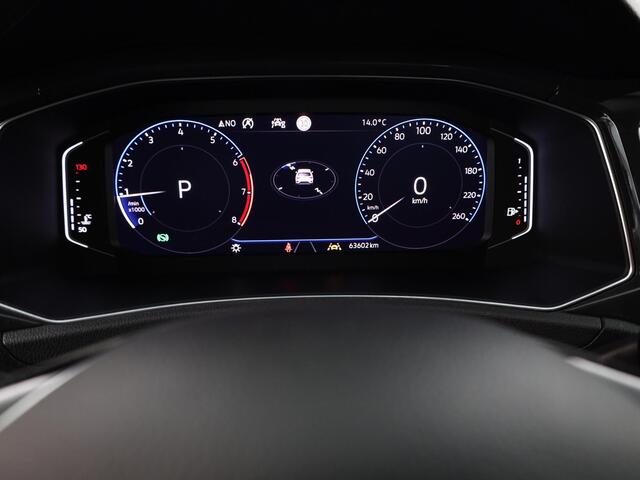 Volkswagen T-Roc 1.5 TSI Sport 150 pk Automaat (DSG) | Navigatie | Parkeersensoren | Achteruitrijcamera | Adaptieve cruise control | LED koplampen |