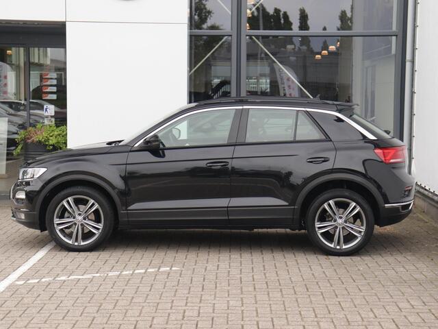 Volkswagen T-Roc 1.5 TSI Style | Navigatie | Adaptive Cruise | Carplay & Android auto | Parkeersensoren | Climate Control |