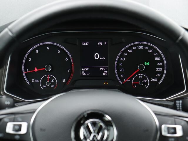 Volkswagen T-Roc 1.5 TSI Style | Navigatie | Adaptive Cruise | Carplay & Android auto | Parkeersensoren | Climate Control |