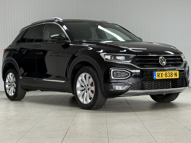 Volkswagen T-Roc 1.5 TSI Sport/ 150pk!/ Trekhaak/Zwarte-Hemel/ Virtual Cockpit/ LED Koplampen/ 17'' LMV/ Camera/ Half-Leder/ Adaptive Cruise/ Lane-Assist./ Apple + Android/ DAB+/ Extra getint glas/ PDC V+A.