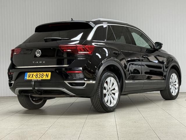 Volkswagen T-Roc 1.5 TSI Sport/ 150pk!/ Trekhaak/Zwarte-Hemel/ Virtual Cockpit/ LED Koplampen/ 17'' LMV/ Camera/ Half-Leder/ Adaptive Cruise/ Lane-Assist./ Apple + Android/ DAB+/ Extra getint glas/ PDC V+A.