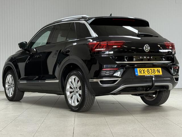 Volkswagen T-Roc 1.5 TSI Sport/ 150pk!/ Trekhaak/Zwarte-Hemel/ Virtual Cockpit/ LED Koplampen/ 17'' LMV/ Camera/ Half-Leder/ Adaptive Cruise/ Lane-Assist./ Apple + Android/ DAB+/ Extra getint glas/ PDC V+A.
