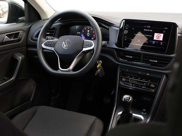 Volkswagen T-Roc 1.0 TSI Life 115 PK | LED | Adaptive Cruise control | 16 inch velgen | Parkeersensoren | Climate control | Digitaal dashboard | App connect