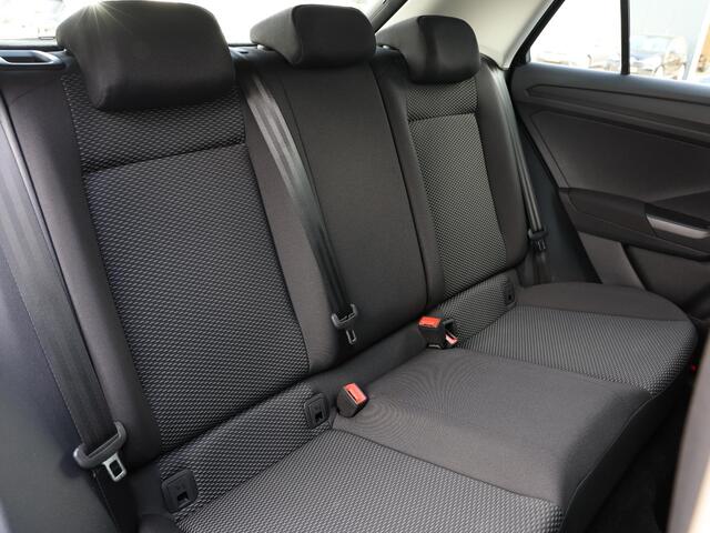 Volkswagen T-Roc 1.0 TSI Life 115 PK | LED | Adaptive Cruise control | 16 inch velgen | Parkeersensoren | Climate control | Digitaal dashboard | App connect