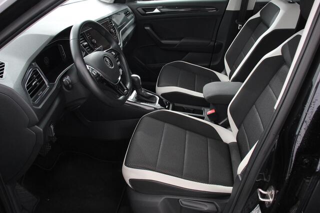 Volkswagen T-Roc 1.5 TSI 150pk DSG Sport Volkswagen T-Roc 1.5 TSI DSG Sport | Navigatie | Adaptive Cruise Control | Digitale Cockpit | Camera | Elektirsche Achterklep |