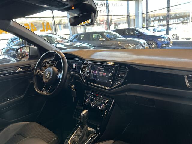 Volkswagen T-Roc 2.0 TSI 4Motion R | 100% Dealer onderhouden | Digital dashboard | Adaptieve cruise control | Adaptief onderstel | Climate control | Dodehoeksdetectie | Achteruitrijcamera | LED | Stoelverwarming | Elek. inklapbare spiegels | 19''INCH