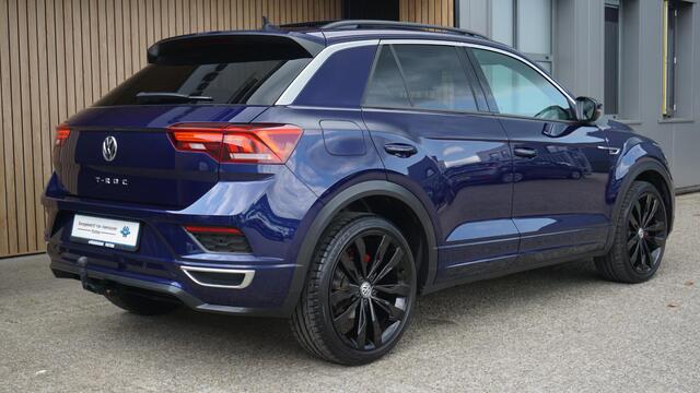 Volkswagen T-Roc 1.5 TSI 150PK DSG R-Line & Sport Pano.Dak Virtual Keyless Trekhaak 19inch LM Suzuka *Atlantic Blue Metallic* 30965km! *Unieke T-Roc*