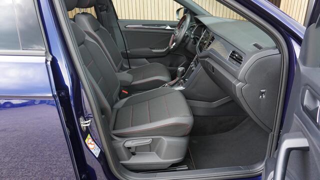 Volkswagen T-Roc 1.5 TSI 150PK DSG R-Line & Sport Pano.Dak Virtual Keyless Trekhaak 19inch LM Suzuka *Atlantic Blue Metallic* 30965km! *Unieke T-Roc*