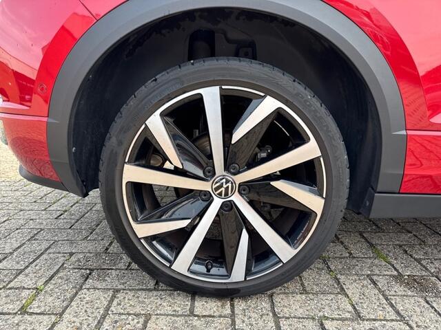 Volkswagen T-Roc 1.5 TSI DSG R-LINE TREKHAAK/CAMERA/LEDER/BEATS-AUDIO/NAVI/ACC/CARPLAY