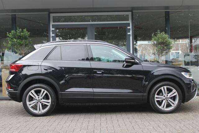Volkswagen T-Roc 1.5 TSI Life | Virtual | Trekhaak | Org. NL |