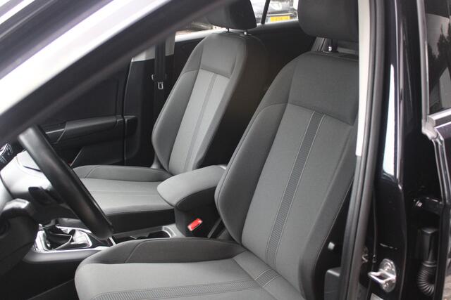 Volkswagen T-Roc 1.5 TSI Life | Virtual | Trekhaak | Org. NL |