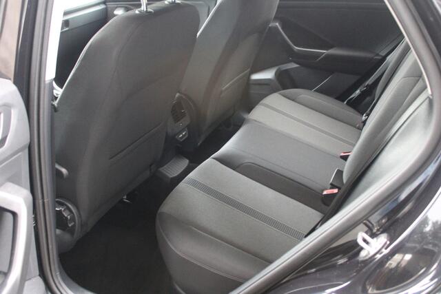 Volkswagen T-Roc 1.5 TSI Life | Virtual | Trekhaak | Org. NL |