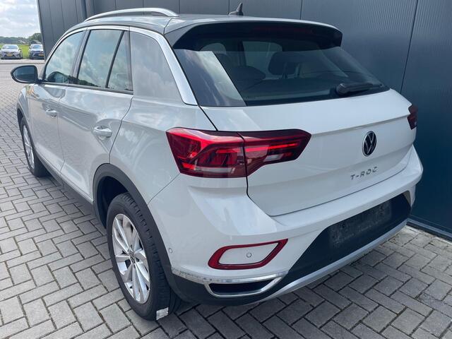 Volkswagen T-Roc 1.5 TSI Life Business 1e eigenaar 150pk Ascot grijs (krijt kleur)