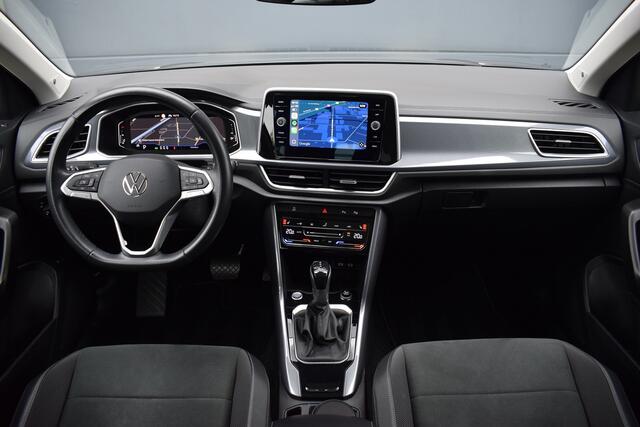 Volkswagen T-Roc 1.5 TSI 150pk DSG Style | Panoramadak | Camera | IQ light