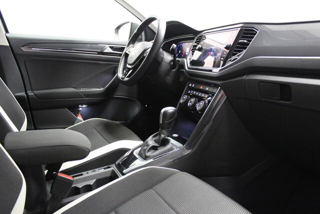 Volkswagen T-Roc 1.5 TSI R-Line/Virtual/Trekhaak/Camera/19 inch